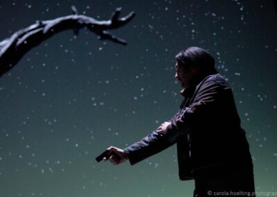 Eugen Onegin. D: Matthias Kaiser. Auf dem Foto: Tomasz Kaluzny. Theater Ulm 2008