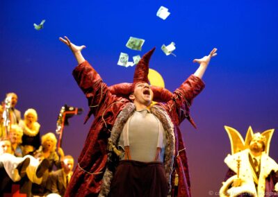 Die Liebe zu den drei Orangen. D: Igor Folwill. Auf dem Foto: Gerd Jaburek. Theater Ulm 2006