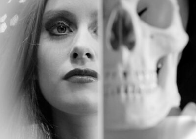 Johanna Paschinger (actress). Mirror series. A tribute to Richard Avedon. Obsessions - season program 2009/10. Ulm 2009